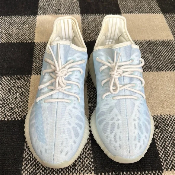 Yeezy Boost 350 ‘Mono Ice’ - Picture 2 of 7
